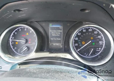 2018 Toyota Camry Le z USA, uszkodzony, nr VIN 4T1B11HK5JU589716